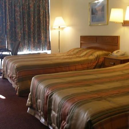 Scottish Inn Henderson Habitación foto
