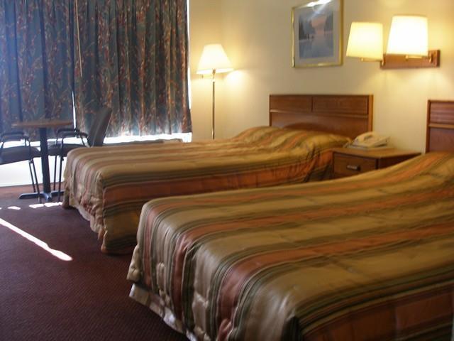 Scottish Inn Henderson Habitación foto