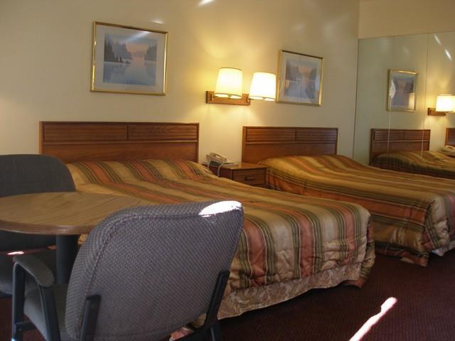 Scottish Inn Henderson Habitación foto